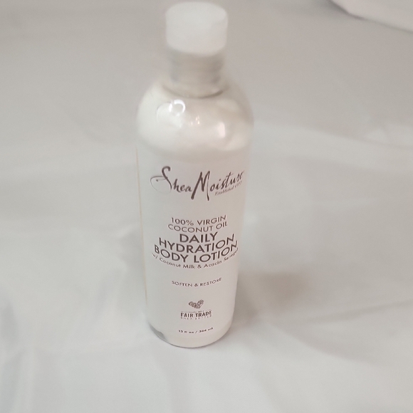 Shea Moisture White Daily Hydration Body Lotion - Picture 1 of 4